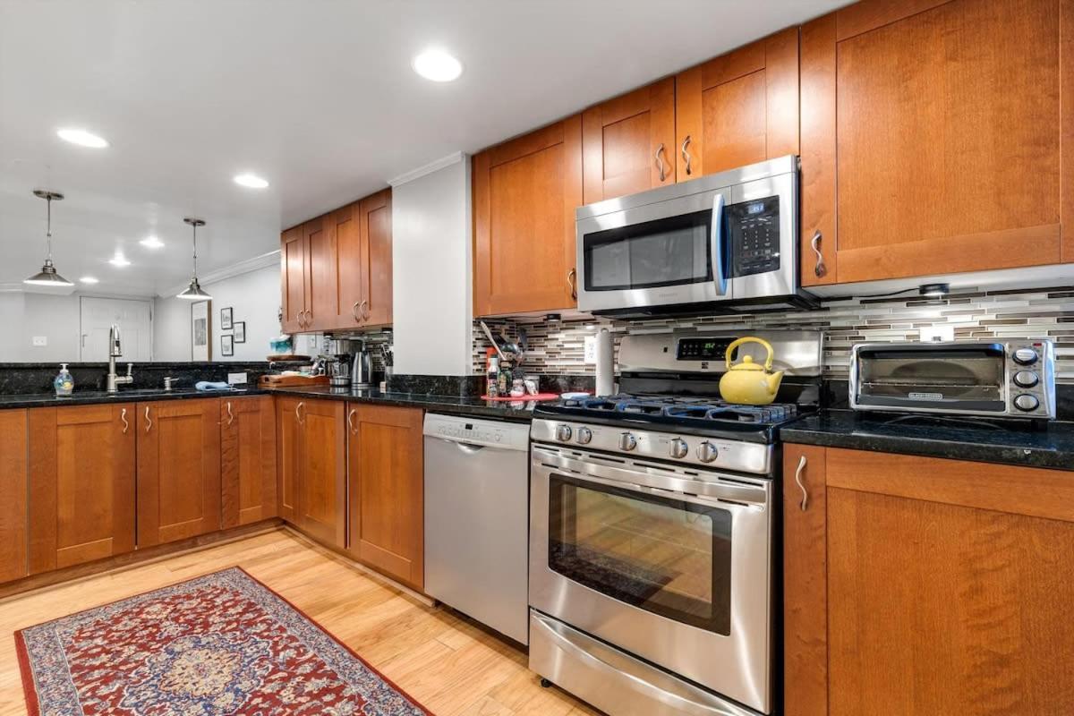 Entire 1-Br Apt In Noma Eckington Вашингтон Екстериор снимка