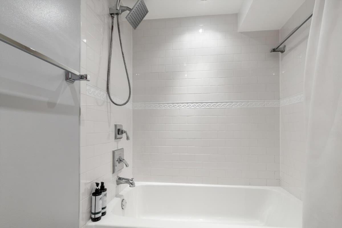 Entire 1-Br Apt In Noma Eckington Вашингтон Екстериор снимка